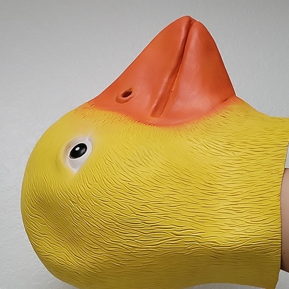 Realistic Cartoon Rubber Duck Mask - Picture 3 of 8